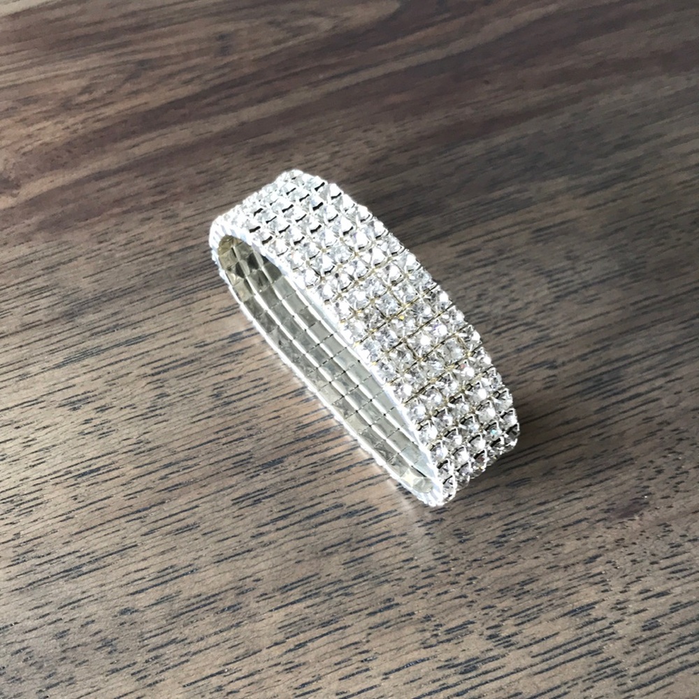 Le Château Sparkly Bracelet